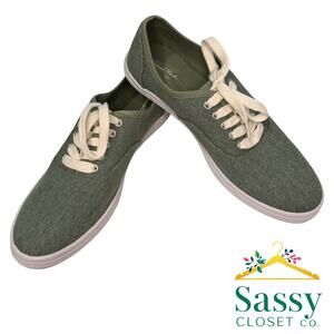 Universal Thread Green White Canvas Sneakers Women’s Sz 8 Casual Travel EUC